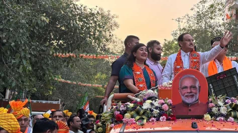 जेपी नड्डा ने भाजपा उम्मीदवारों के समर्थन में दिल्ली में किया रोड शो